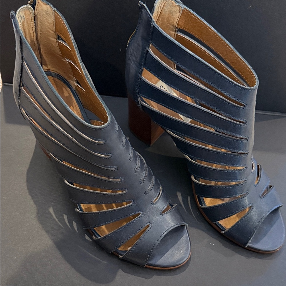 Steve Madden Navy Strappy Heels